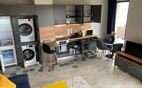 Apartment Opalchenska / Pirotska